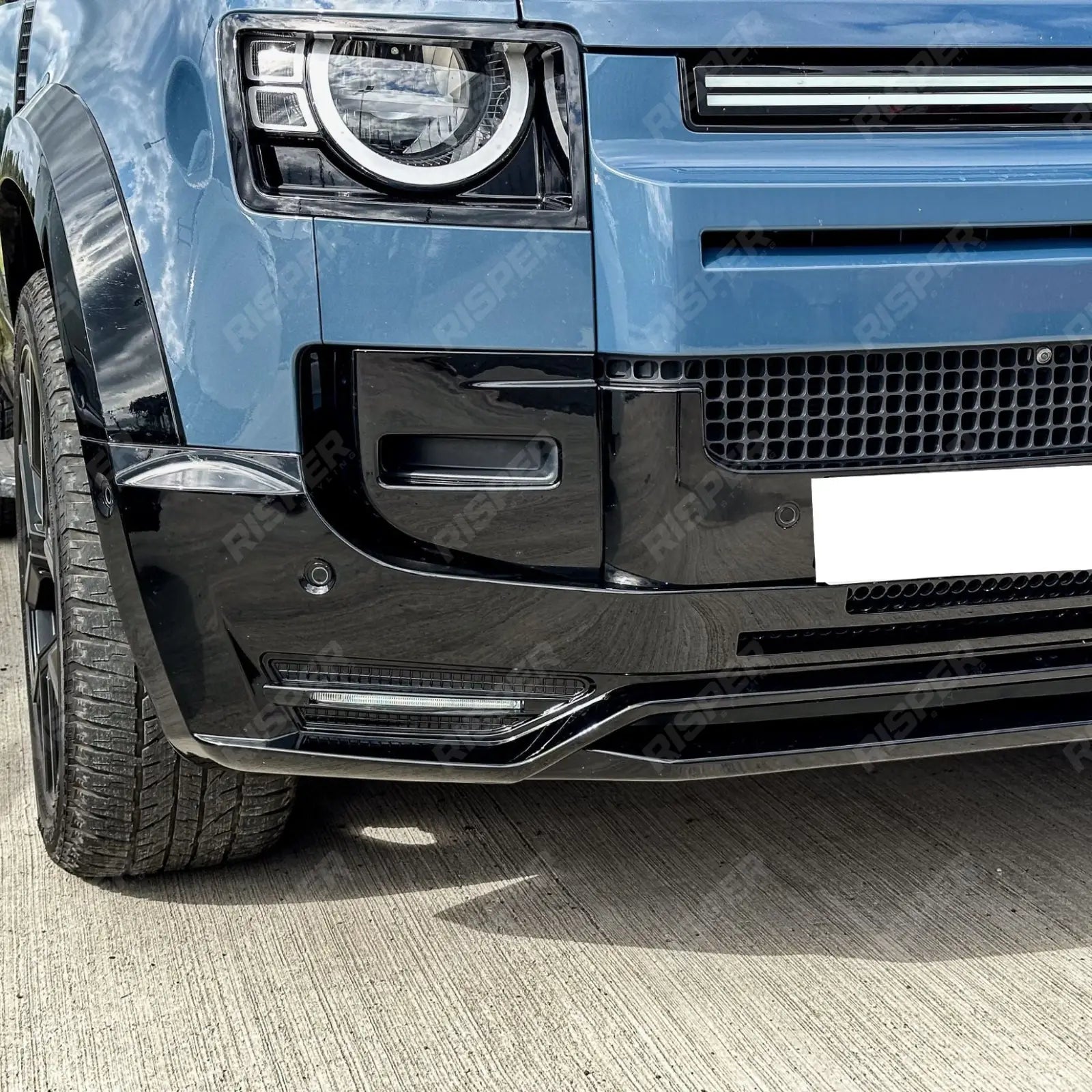 Front Bumper Splitter in Gloss Black For Land Rover Defender L663 90 / 110 / 130 2020 Onward
