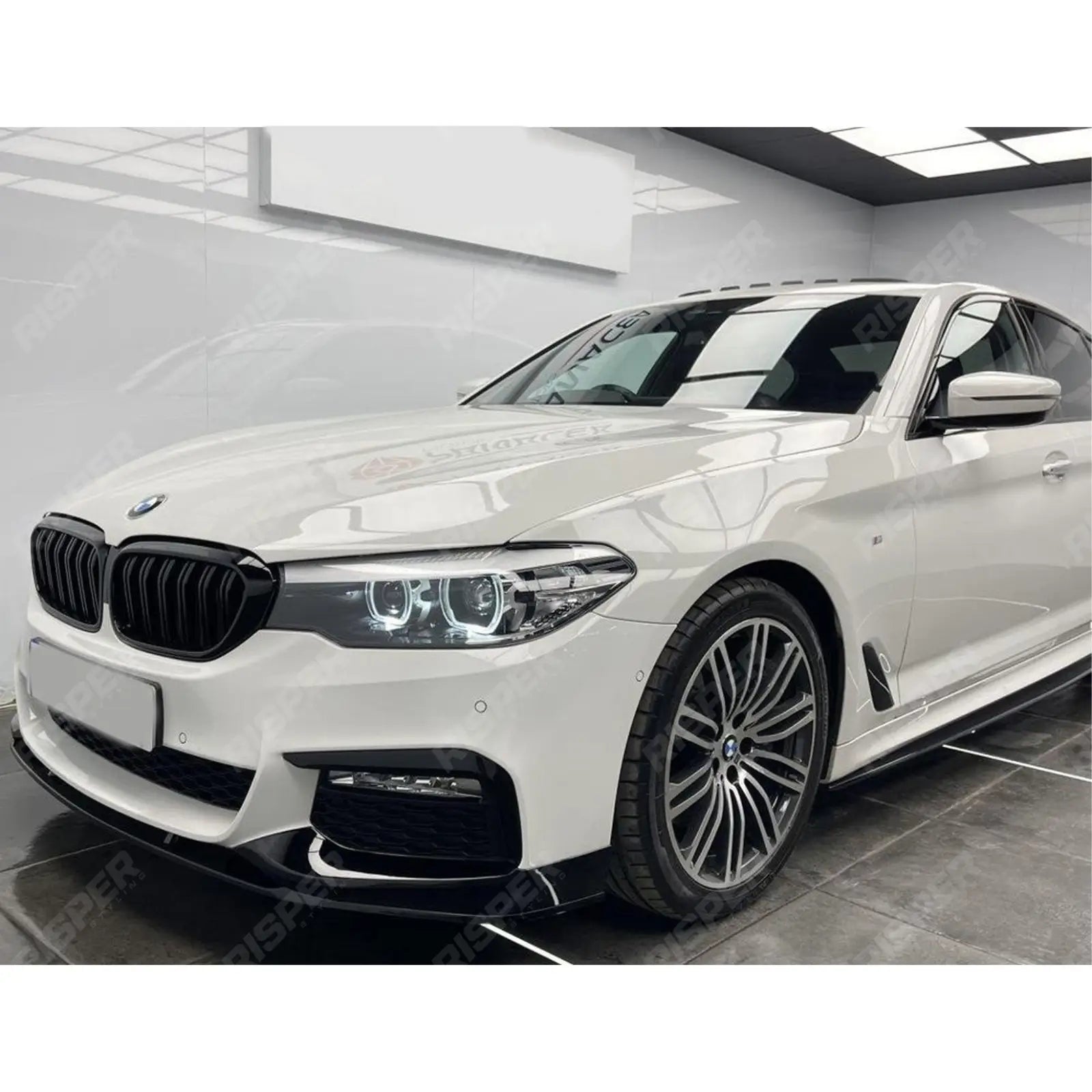 Front Splitter In Gloss Black For BMW 5 Series M Sport G30 G31 2017-2020 (pre-LCI)