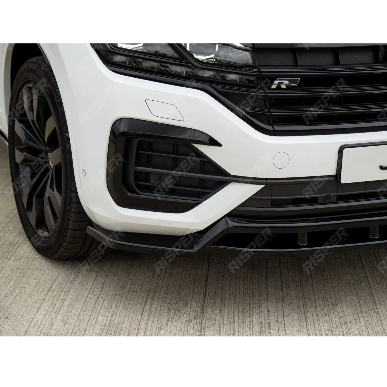 Front Splitter In Gloss Black For Volkswagen Touareg MK3 Pre Facelift R Line 2018-2023