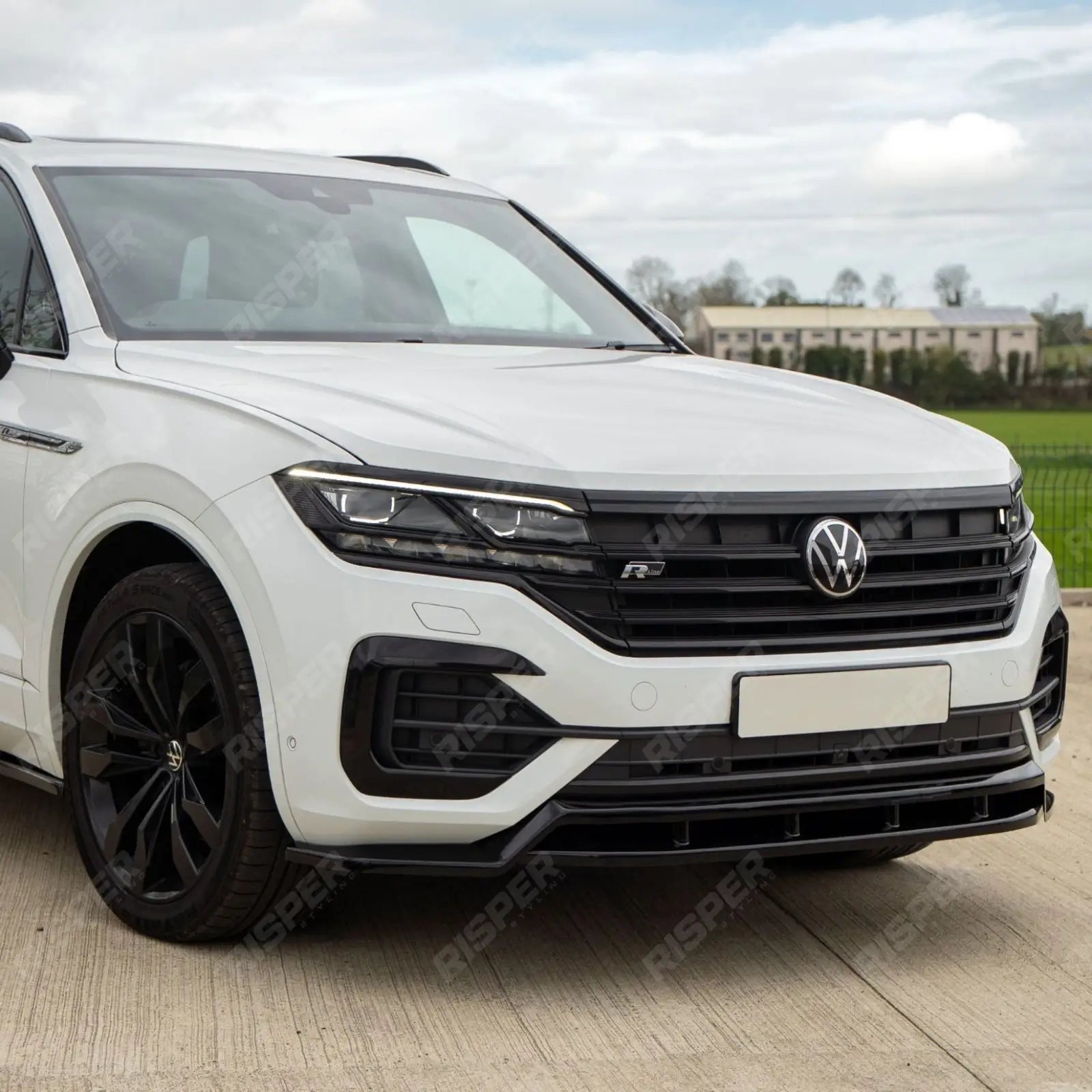 Front Splitter In Gloss Black For Volkswagen Touareg MK3 Pre Facelift R Line 2018-2023