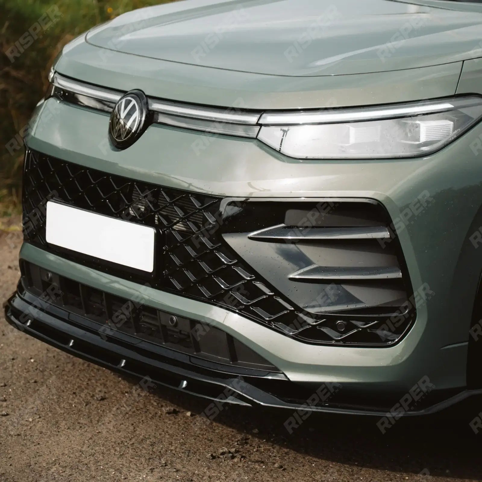 Front Splitter In Gloss Black For VW Tayron R-Line MK1 2025 On