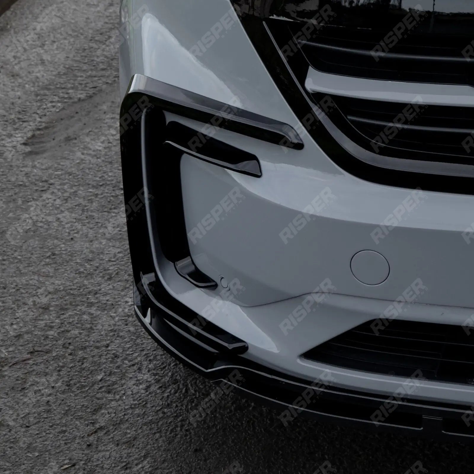 Front Splitter Lip In Gloss Black For Volkswagen Transporter T7 2025 on