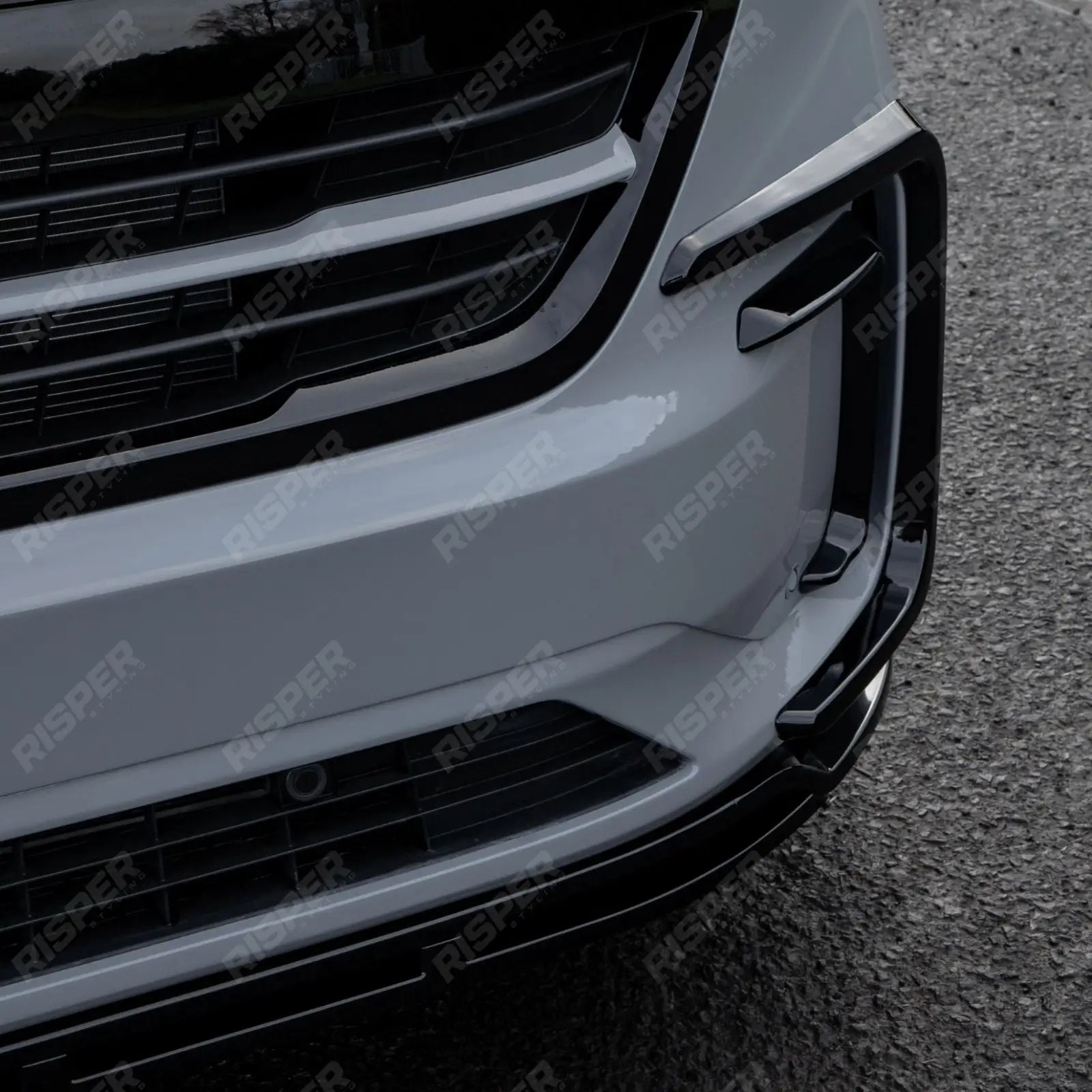 Front Splitter Lip In Gloss Black For Volkswagen Transporter T7 2025 on