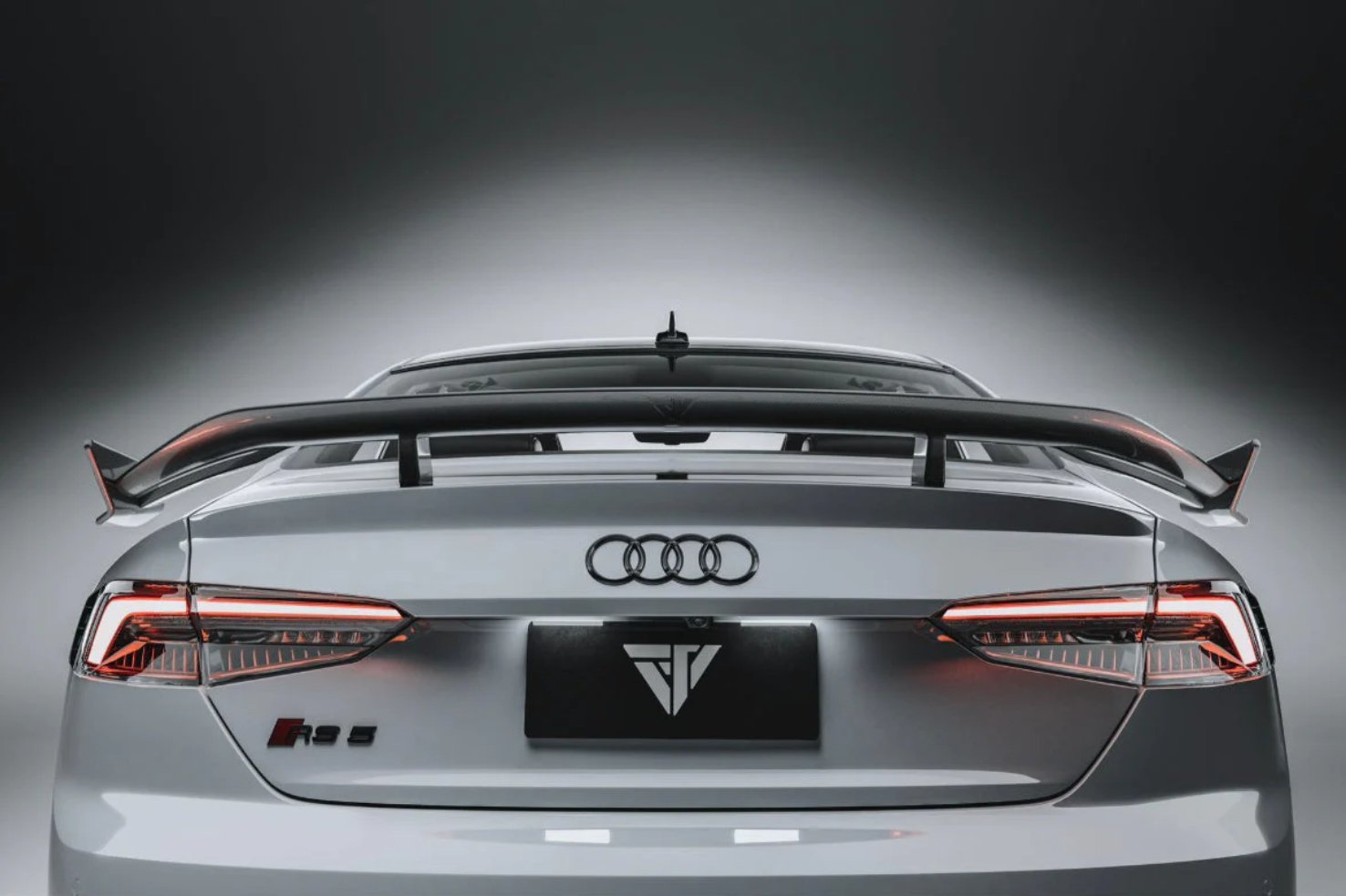 FUTURE DESIGN - AUDI RS5 B9 / B9.5 DRY CARBON FIBRE GT WING SPOILER