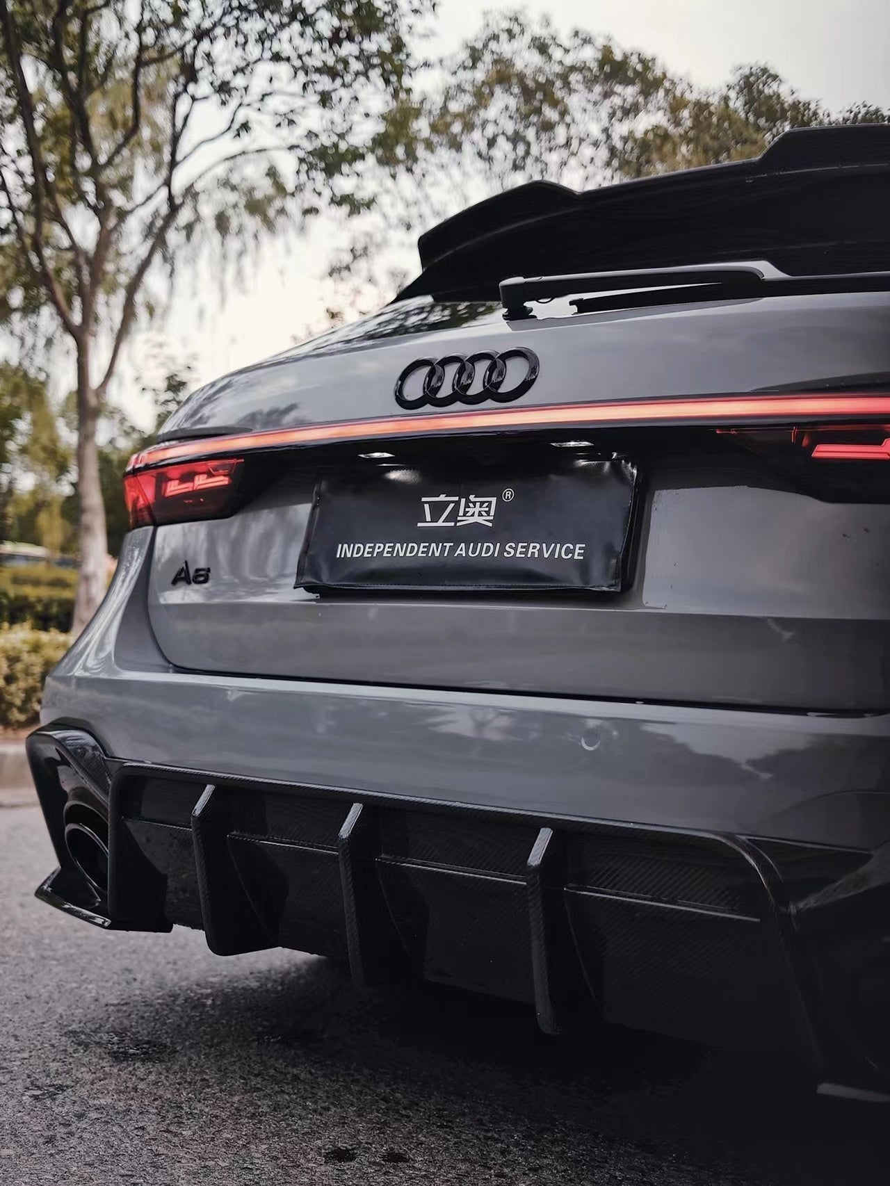 FUTURE DESIGN - AUDI RS6 RS7 C8 DRY CARBON FIBRE REAR DIFFUSER & CANARDS ( BLAZE KIT)