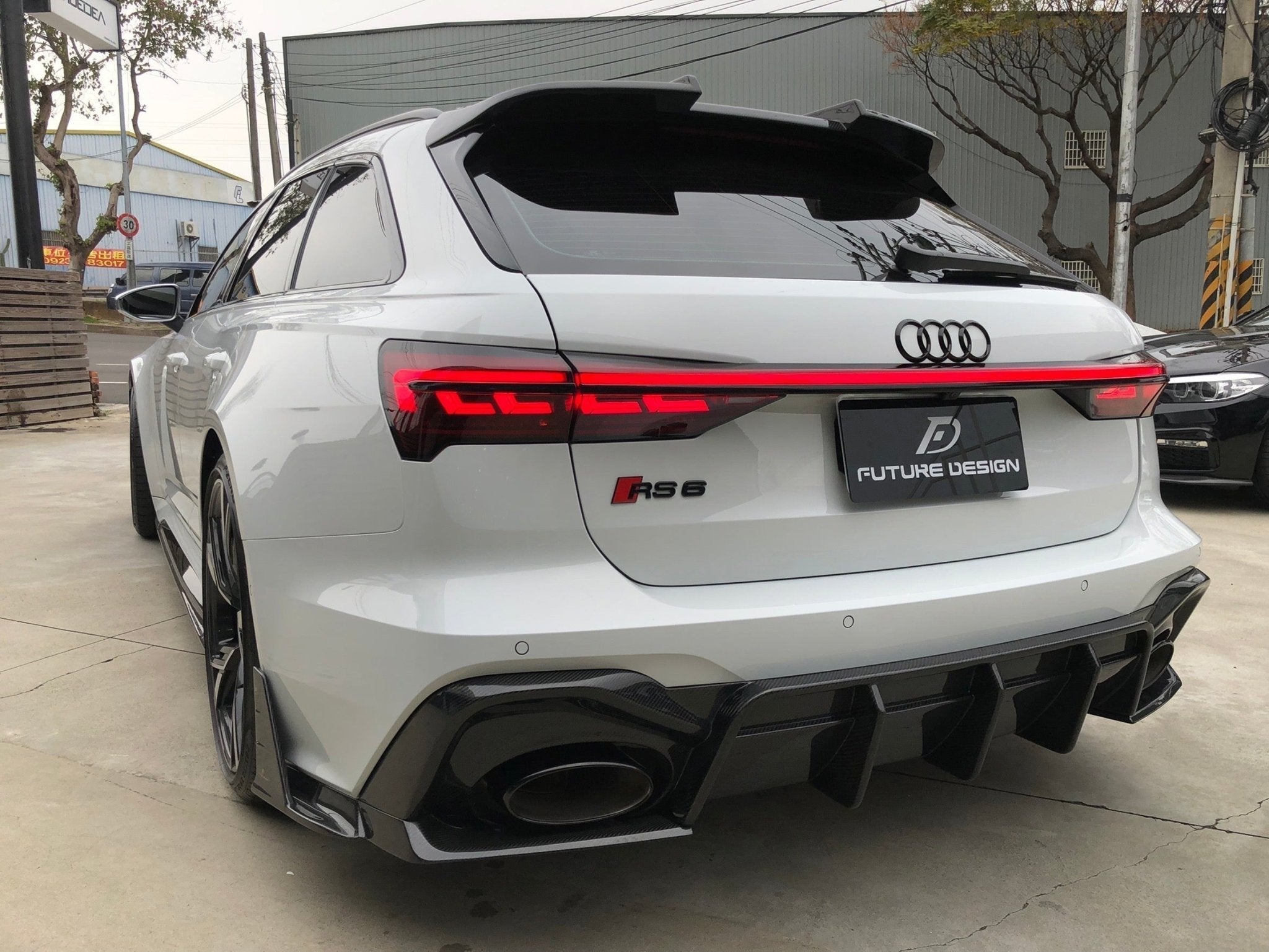 FUTURE DESIGN - AUDI RS6 RS7 C8 DRY CARBON FIBRE REAR DIFFUSER & CANARDS ( BLAZE KIT)
