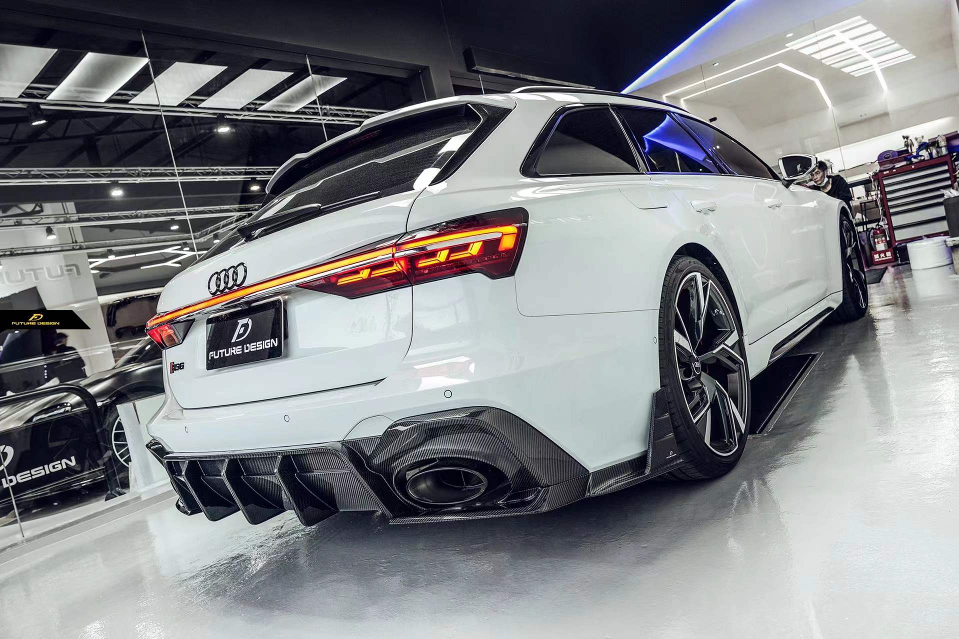 FUTURE DESIGN - AUDI RS6 RS7 C8 DRY CARBON FIBRE REAR DIFFUSER & CANARDS ( BLAZE KIT)