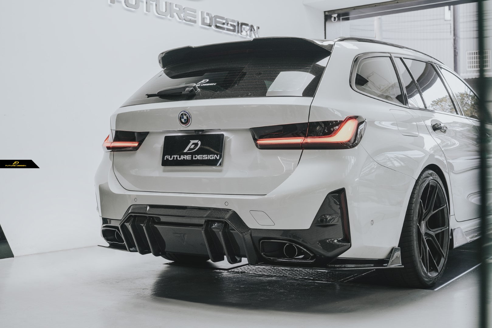 FUTURE DESIGN - BMW 3 SERIES G20 / G21  LCI CARBON FIBRE REAR DIFFUSER V1