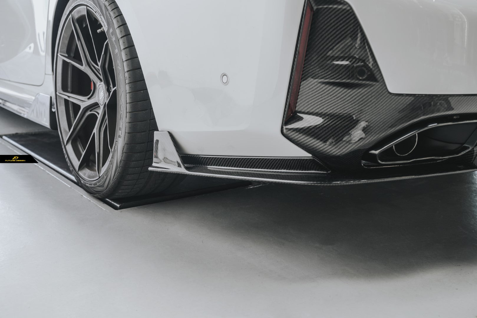 FUTURE DESIGN - BMW 3 SERIES G20 / G21  LCI CARBON FIBRE REAR DIFFUSER V1