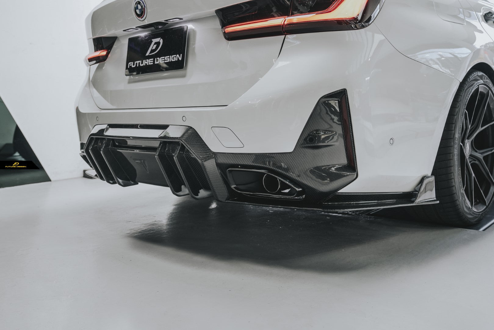 FUTURE DESIGN - BMW 3 SERIES G20 / G21  LCI CARBON FIBRE REAR DIFFUSER V1