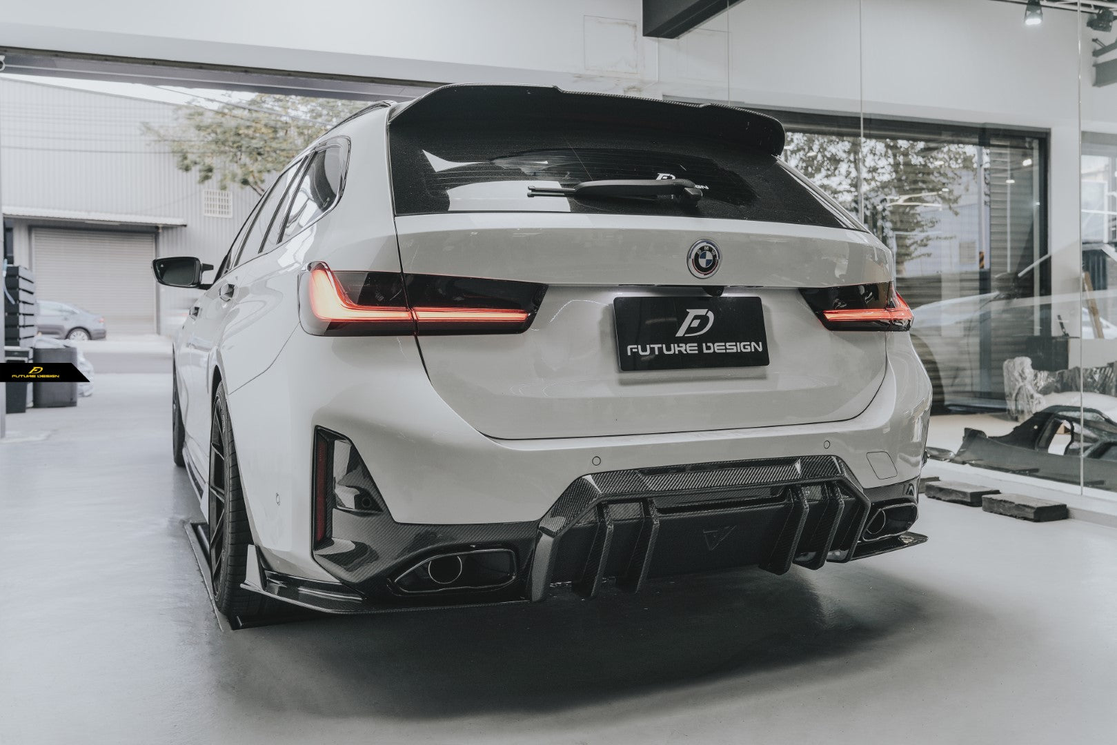FUTURE DESIGN - BMW 3 SERIES G20 / G21  LCI CARBON FIBRE REAR DIFFUSER V1