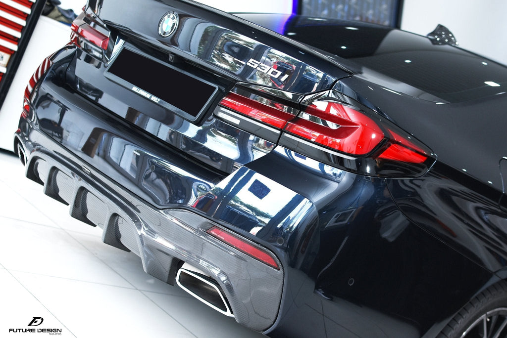 FUTURE DESIGN - BMW 5 SERIES G30 PRE LCI CARBON FIBRE REAR DIFFUSER  ( FD STYLE )