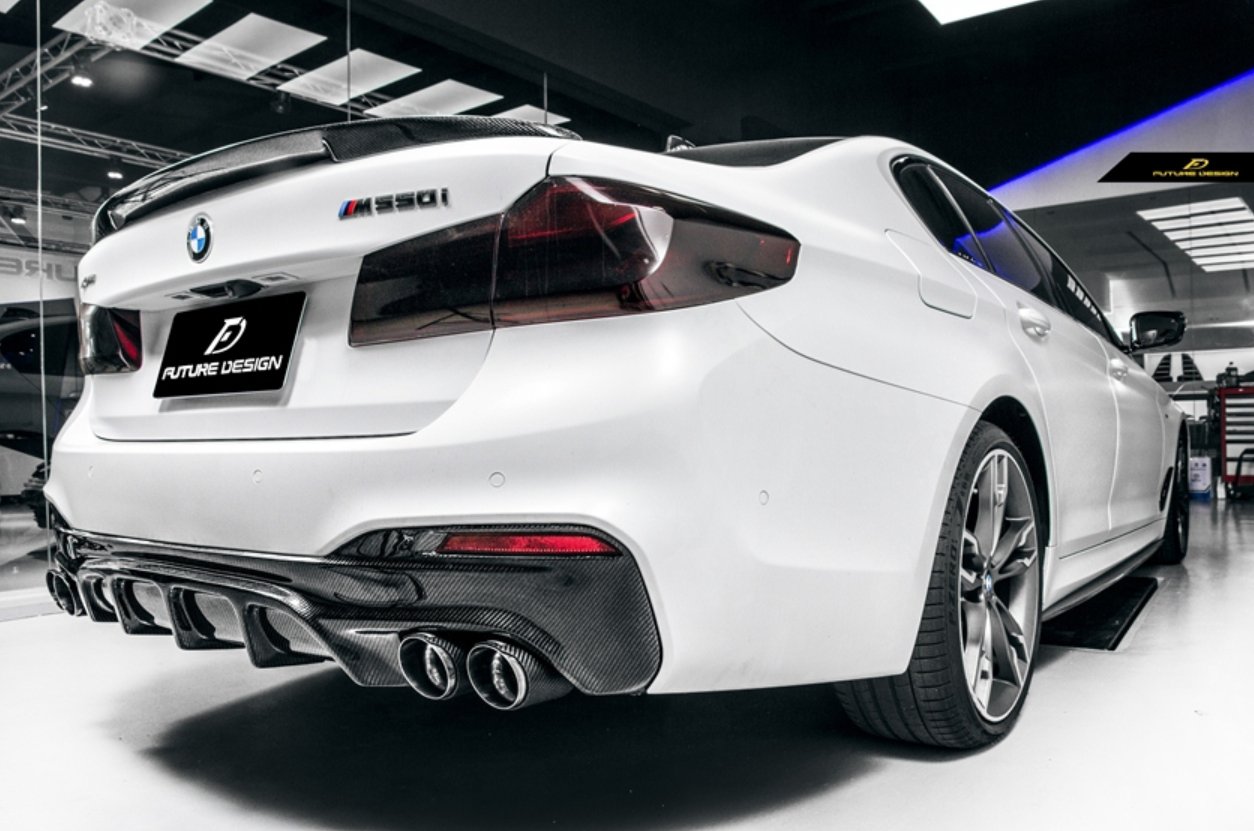 FUTURE DESIGN - BMW 5 SERIES G30 PRE LCI CARBON FIBRE REAR DIFFUSER  ( FD STYLE )