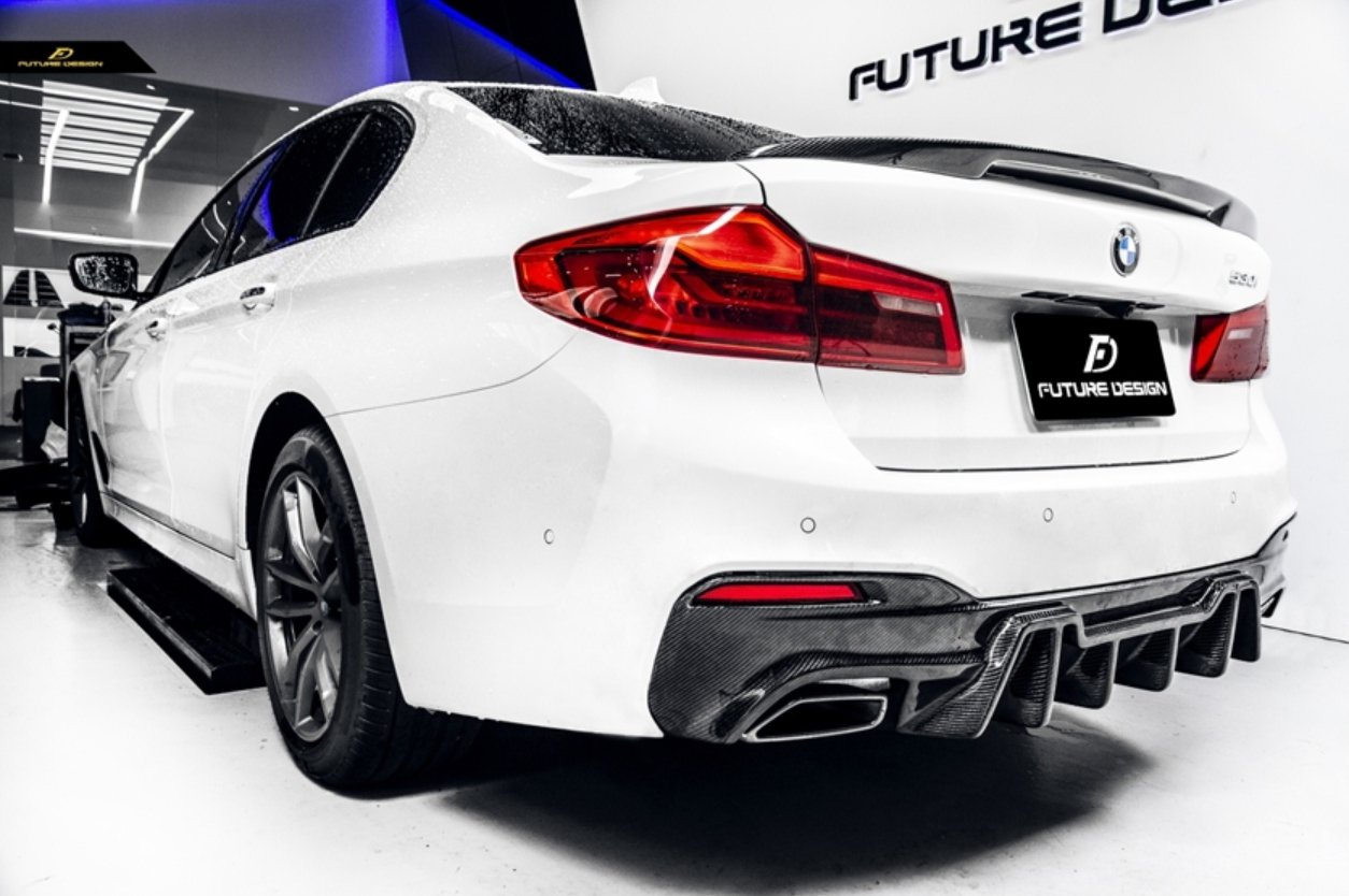FUTURE DESIGN - BMW 5 SERIES G30 PRE LCI CARBON FIBRE REAR DIFFUSER  ( GT STYLE )