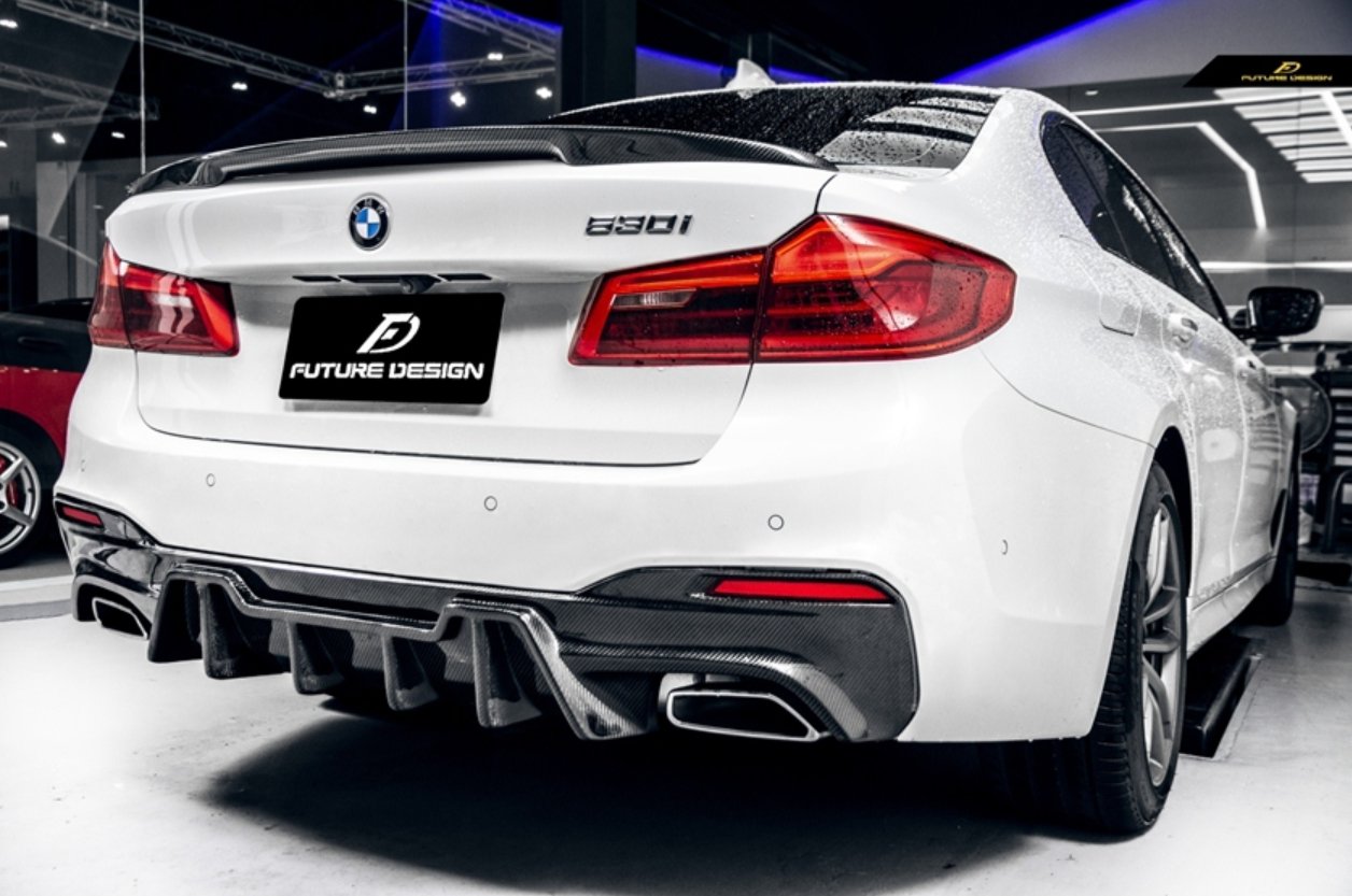 FUTURE DESIGN - BMW 5 SERIES G30 PRE LCI CARBON FIBRE REAR DIFFUSER  ( GT STYLE )