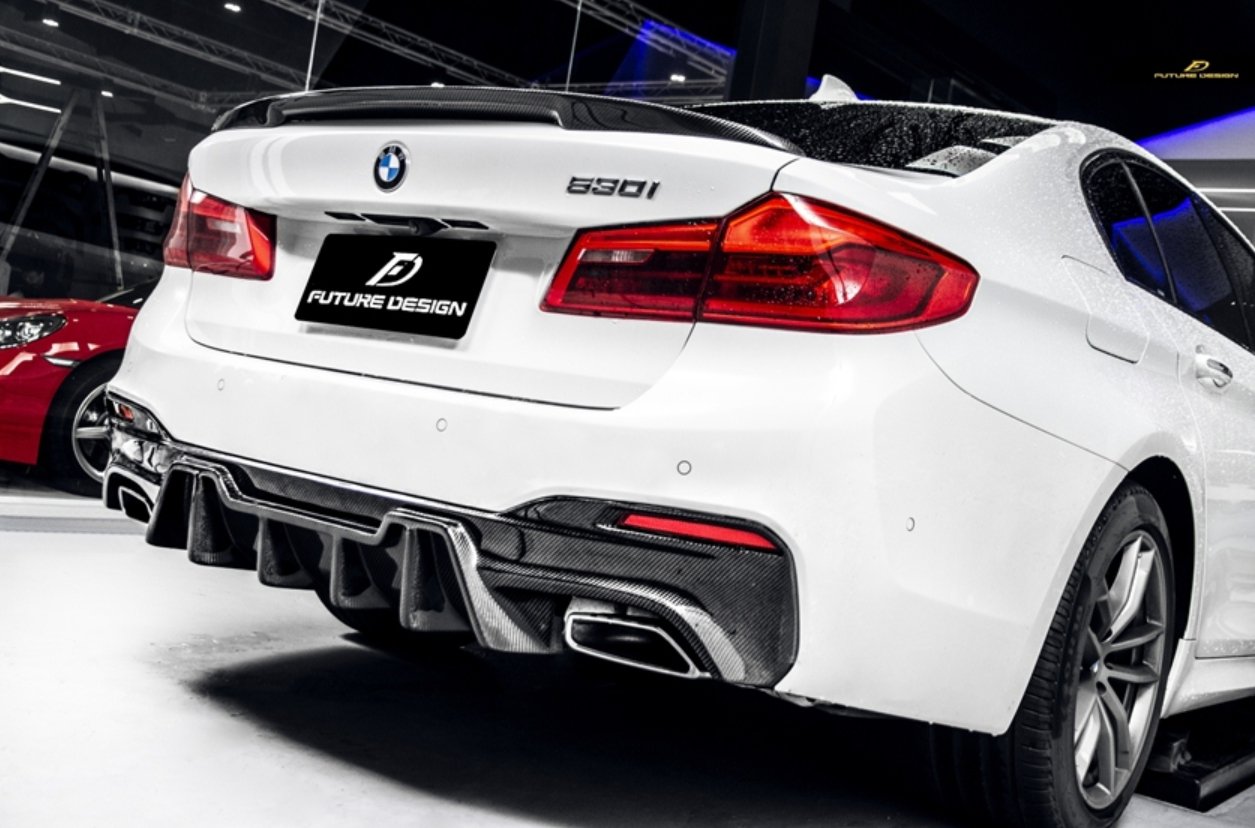 FUTURE DESIGN - BMW 5 SERIES G30 PRE LCI CARBON FIBRE REAR DIFFUSER  ( GT STYLE )