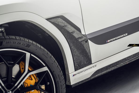 FUTURE DESIGN - BMW G06 X6 CARBON FIBRE FENDER COVER