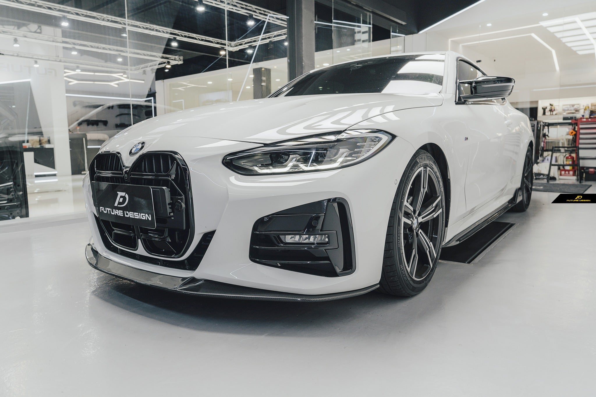 FUTURE DESIGN - BMW G22 4 SERIES CARBON FIBRE FRONT LIP