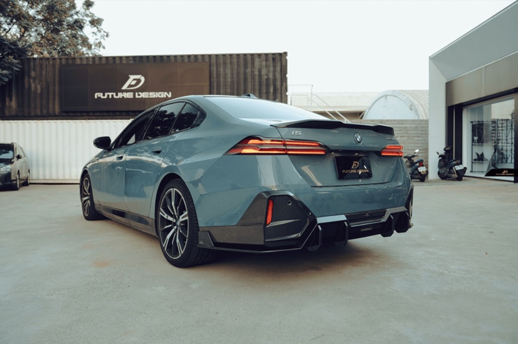 FUTURE DESIGN - BMW I5 G60 DRY CARBON REAR DIFFUSER