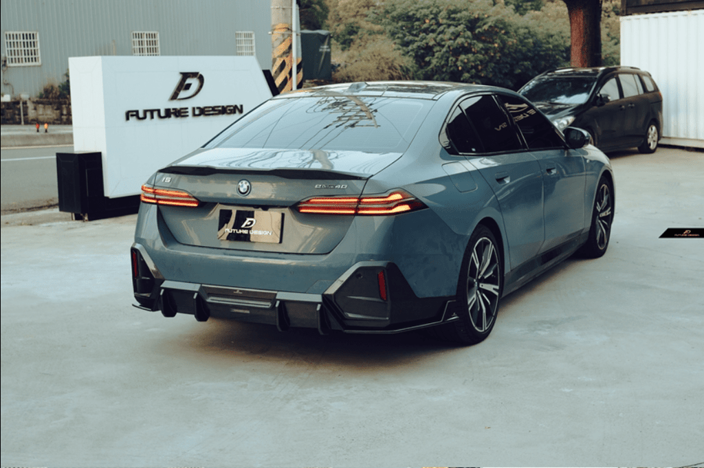 FUTURE DESIGN - BMW I5 G60 DRY CARBON REAR DIFFUSER
