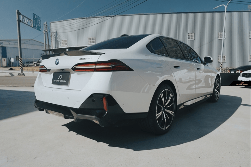 FUTURE DESIGN - BMW I5 G60 DRY CARBON REAR SPOILER