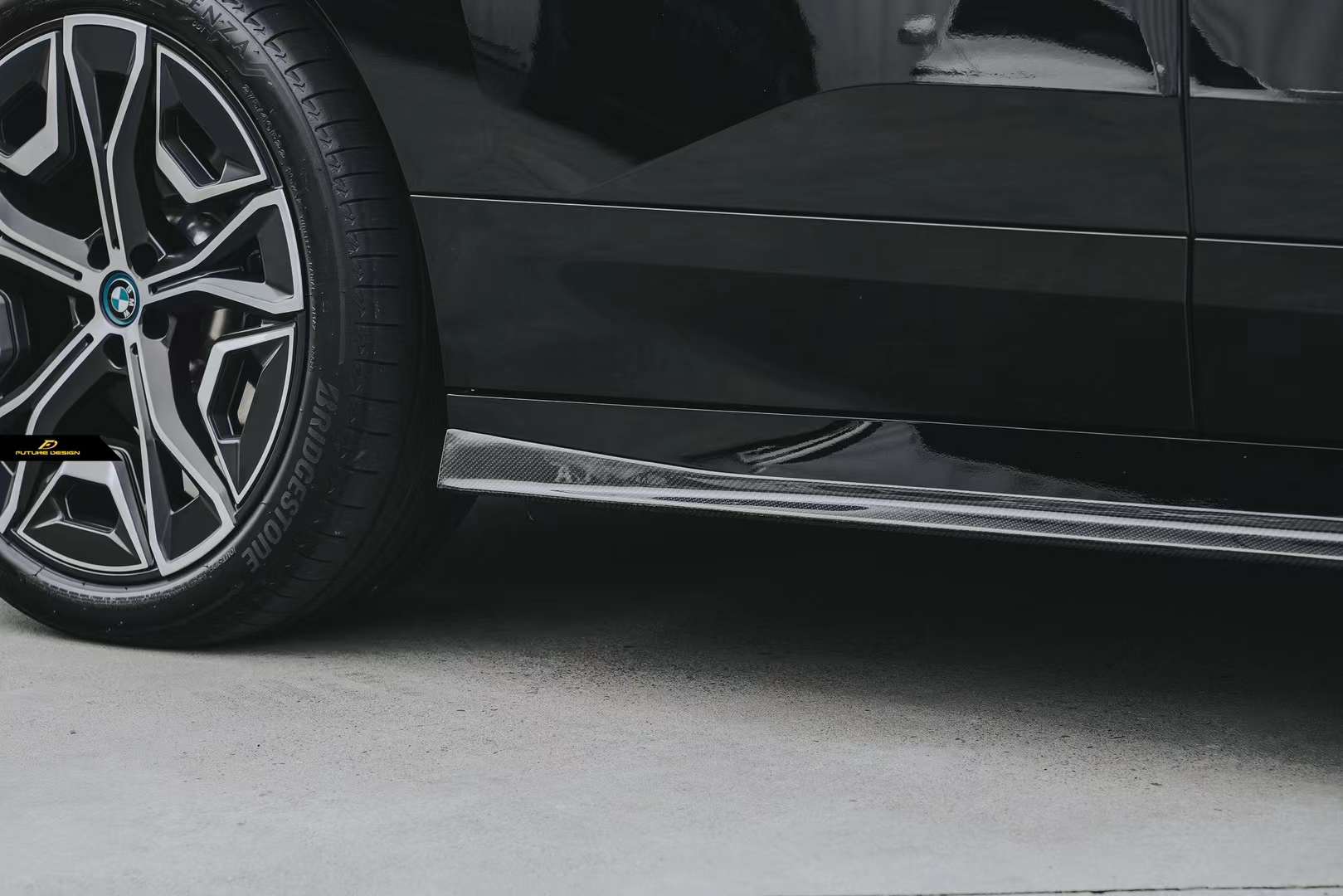 FUTURE DESIGN - BMW iX i20 CARBON FIBRE SIDE SKIRTS