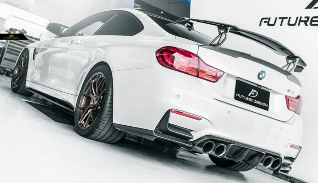 FUTURE DESIGN - BMW M3 F80 / M4 F82 F83 CARBON FIBRE REAR BUMPER TRIM