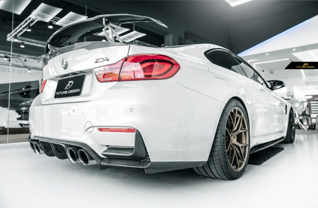 FUTURE DESIGN - BMW M3 F80 / M4 F82 F83 CARBON FIBRE REAR BUMPER TRIM