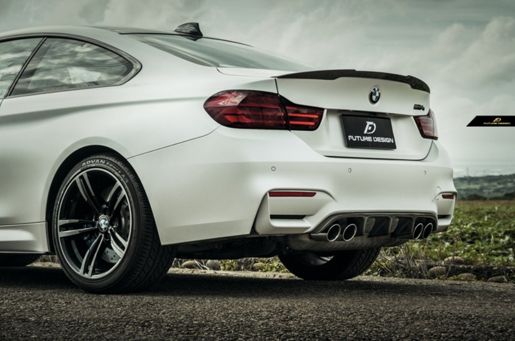 FUTURE DESIGN - BMW M3 F80 / M4 F82 F83 CARBON FIBRE REAR DIFFUSER RKP STYLE