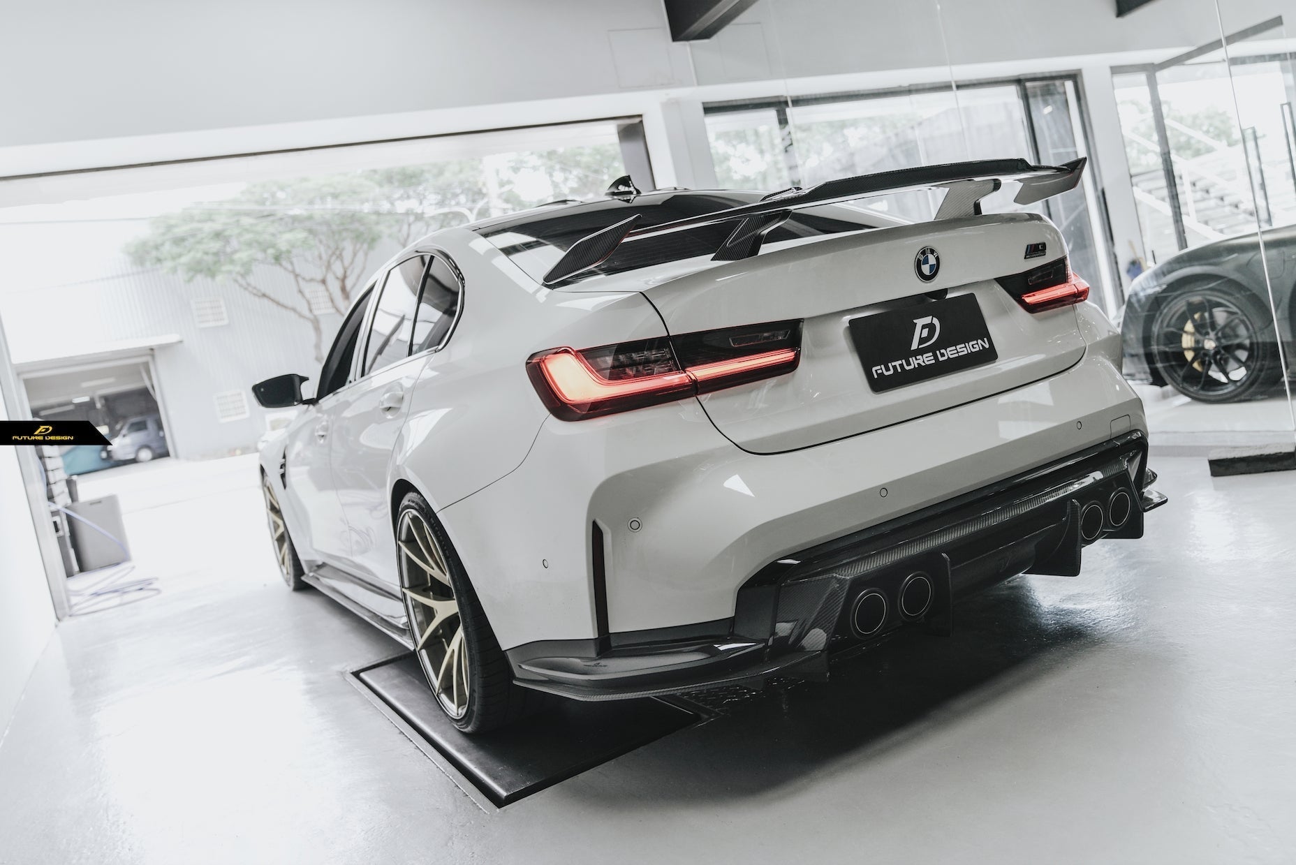FUTURE DESIGN -  BMW M3 G80 / G81 & BMW M4 G82 / G83 2021+ V2 CARBON FIBRE REAR DIFFUSER
