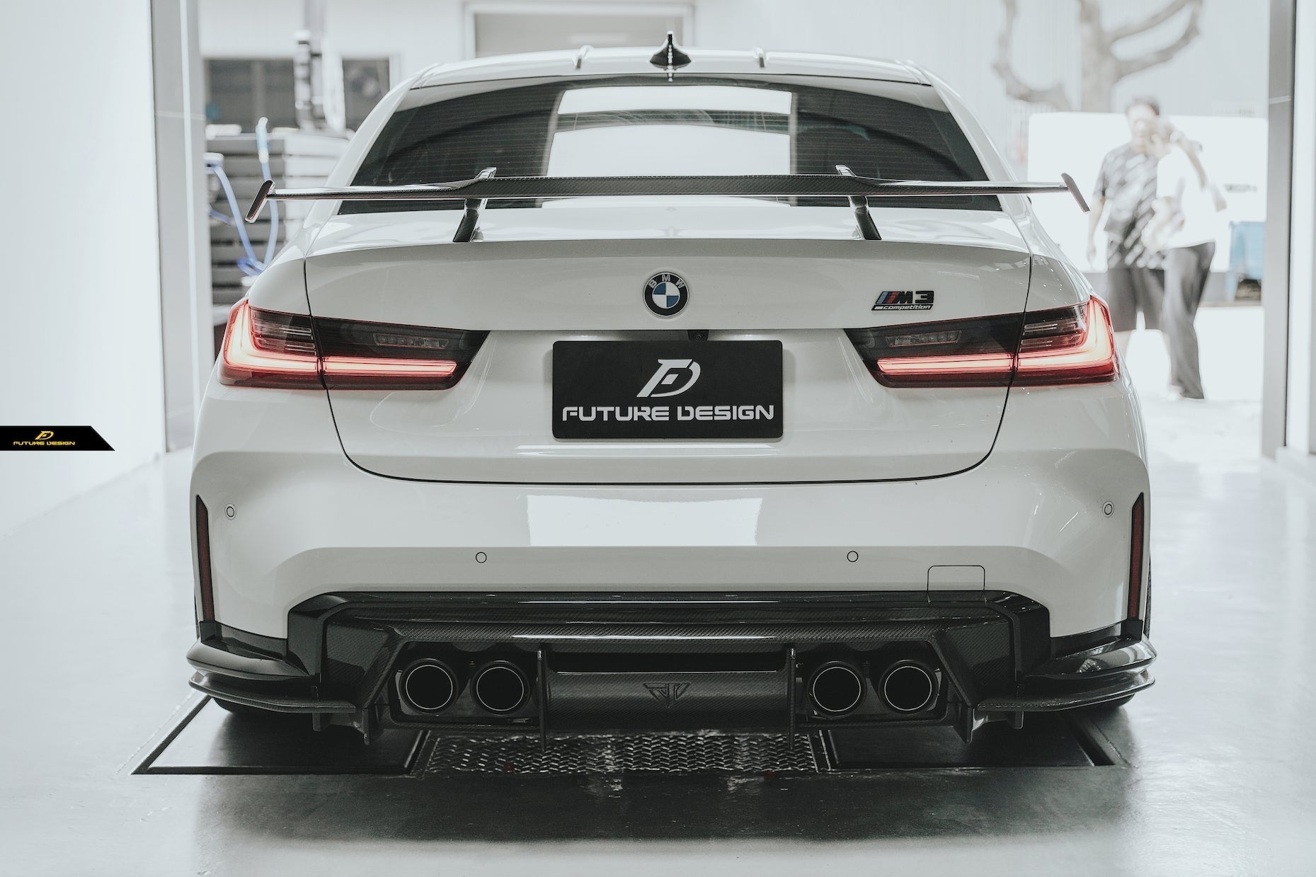 FUTURE DESIGN -  BMW M3 G80 / G81 & BMW M4 G82 / G83 2021+ V2 CARBON FIBRE REAR DIFFUSER