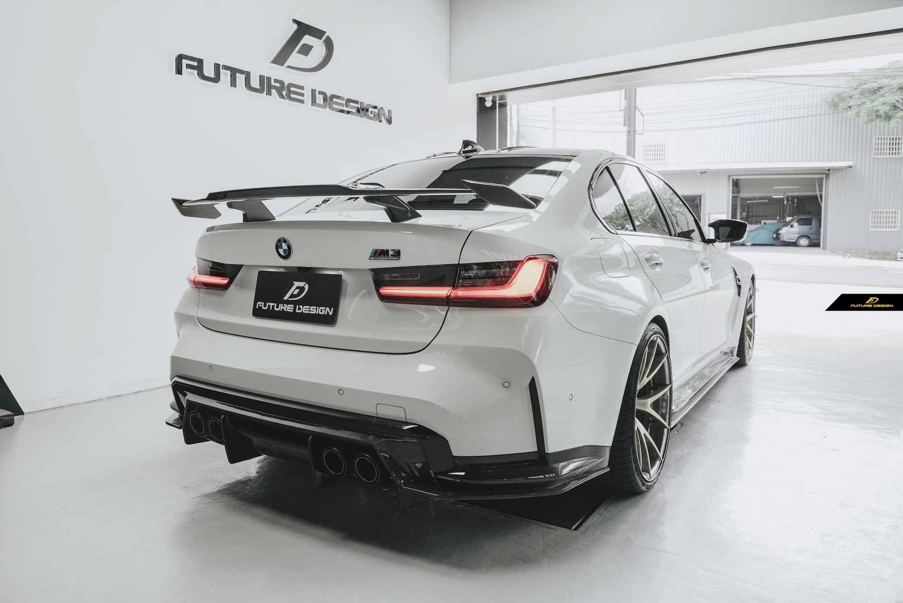 FUTURE DESIGN -  BMW M3 G80 / G81 & BMW M4 G82 / G83 2021+ V2 CARBON FIBRE REAR DIFFUSER
