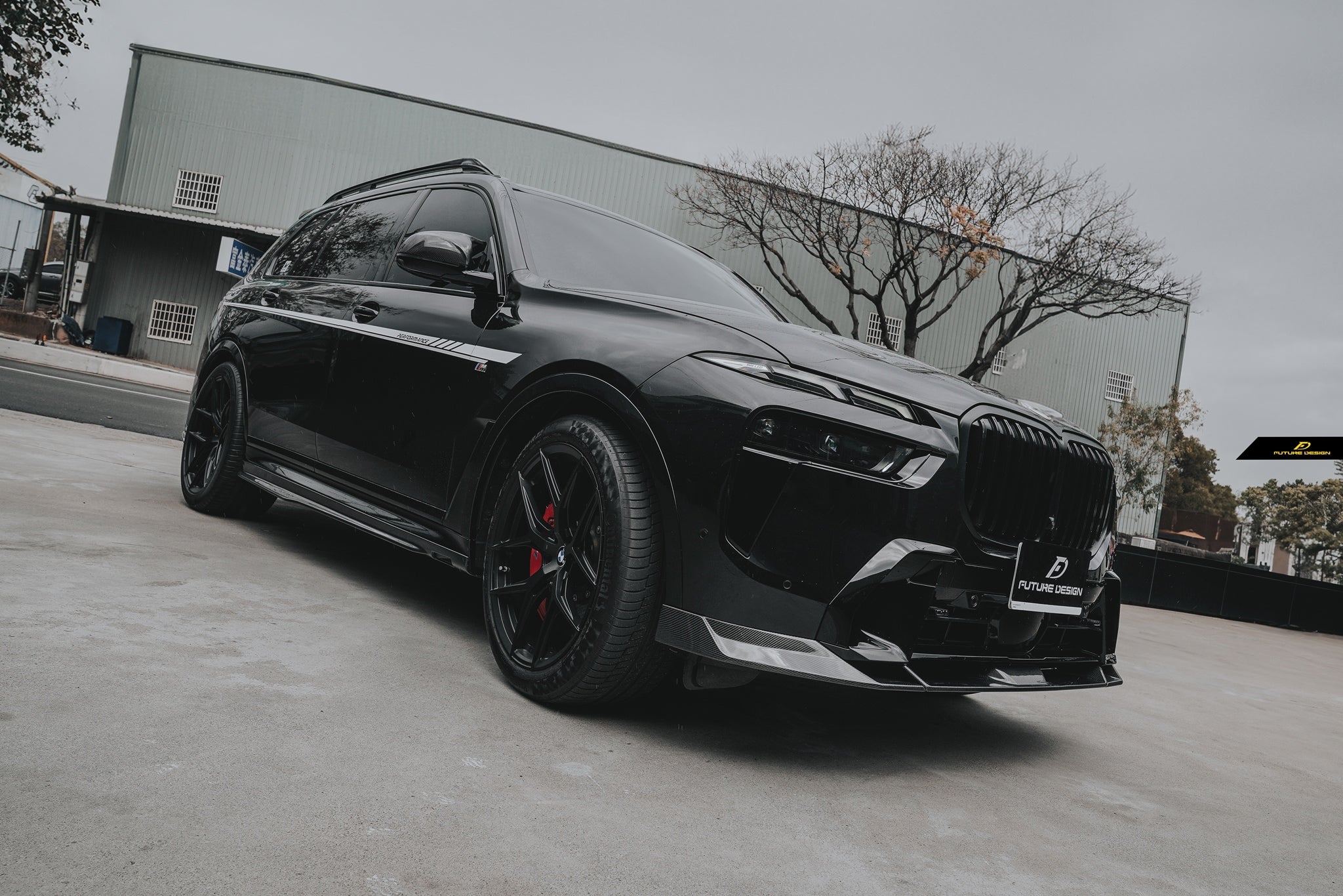 FUTURE DESIGN - BMW X7 G07 LCI CARBON FIBRE FRONT LIP