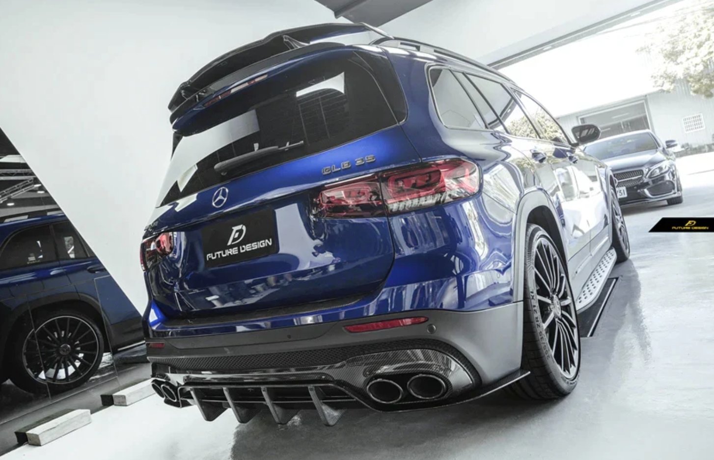 FUTURE DESIGN - MERCEDES BENZ GLB X247 DRY CARBON FIBRE REAR DIFFUSER