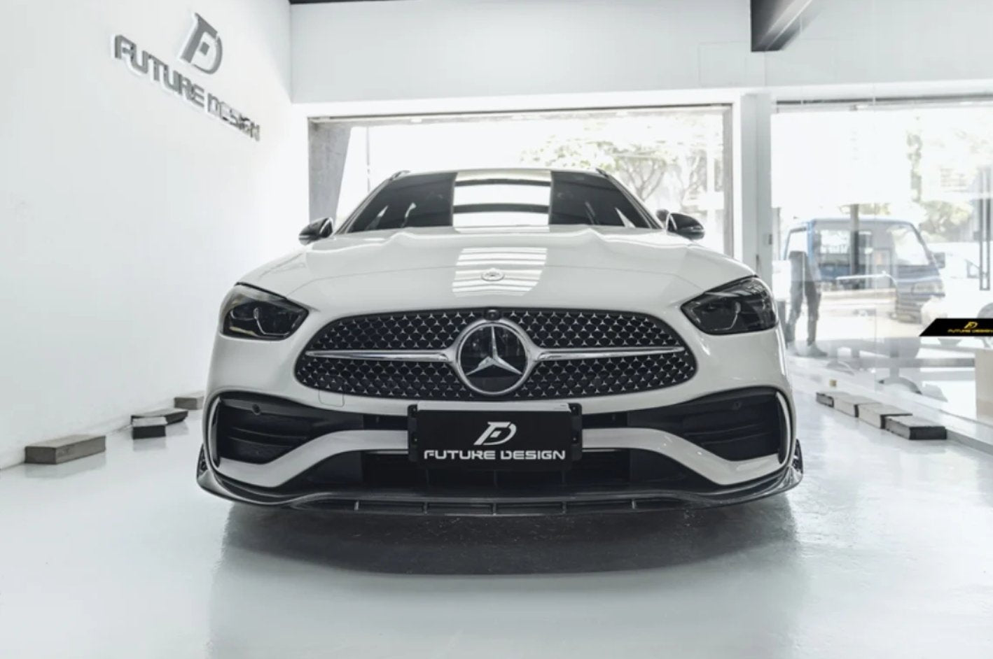 FUTURE DESIGN - MERCEDES BENZ W206 C CLASS C300 CARBON FIBRE FRONT LIP V1