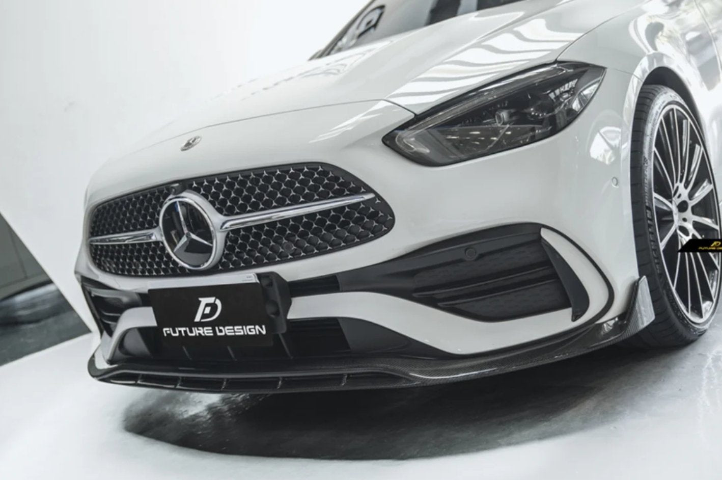 FUTURE DESIGN - MERCEDES BENZ W206 C CLASS C300 CARBON FIBRE FRONT LIP V1