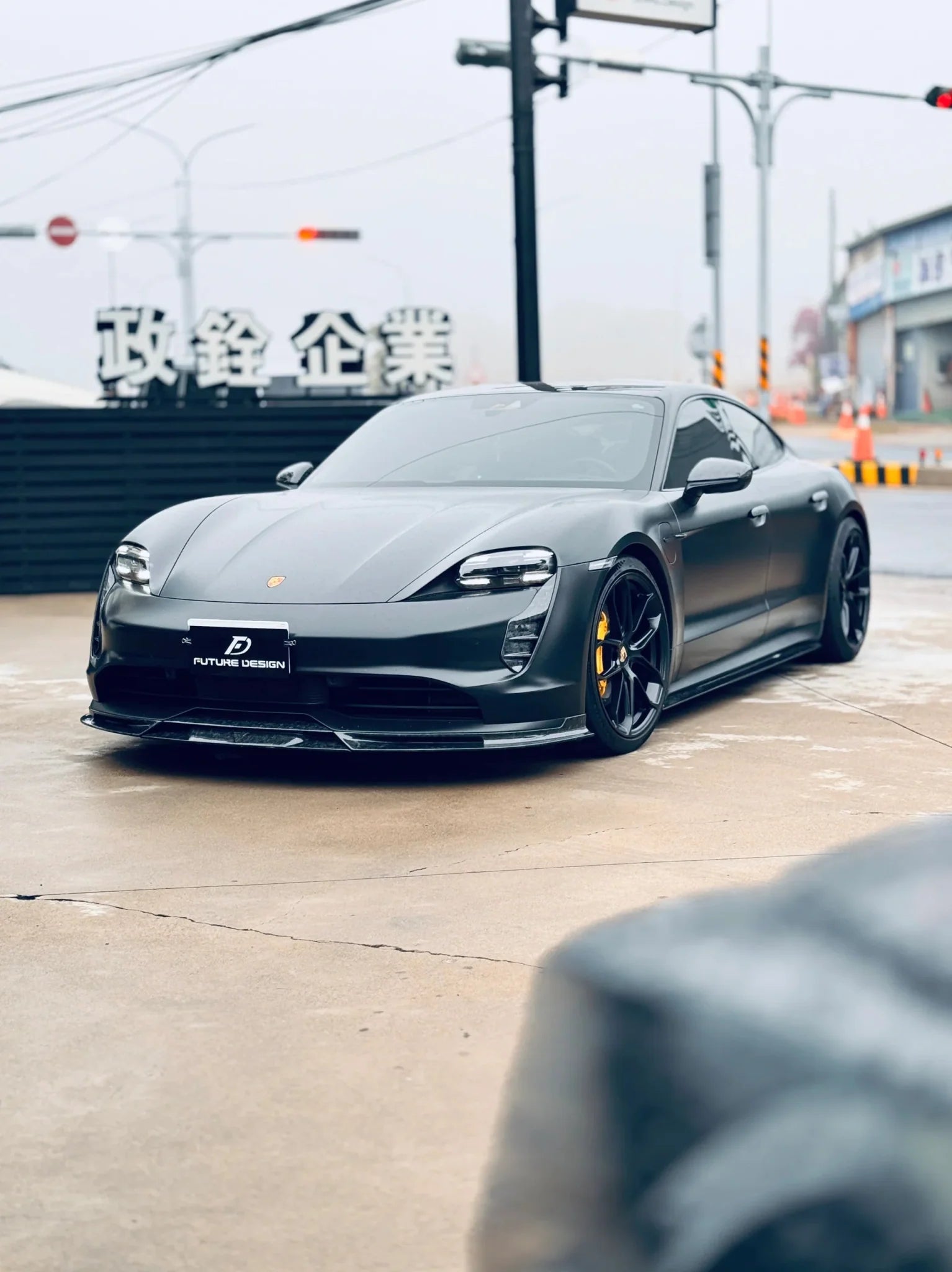 FUTURE DESIGN - PORSCHE TAYCAN CARBON FIBRE FRONT LIP SPLITTER V2