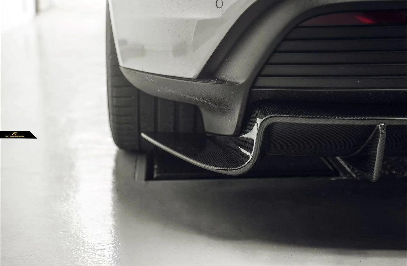 FUTURE DESIGN - PORSCHE TAYCAN CARBON FIBRE REAR DIFFUSER