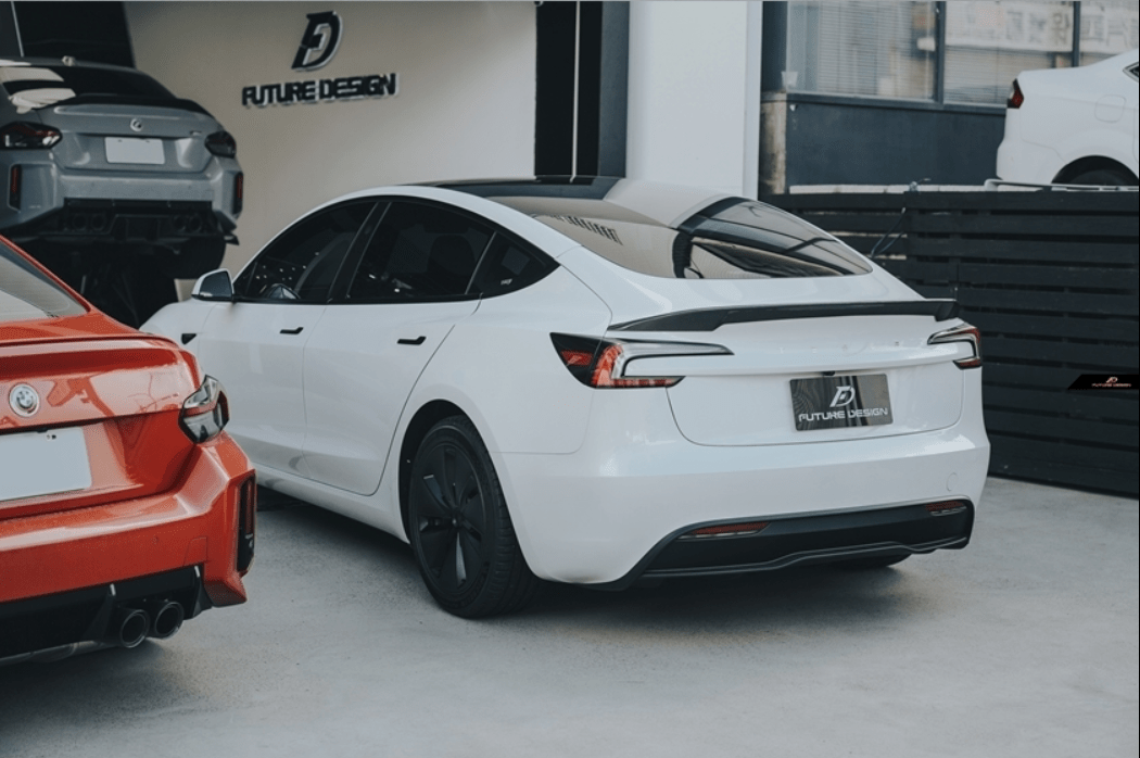 FUTURE DESIGN - TESLA MODEL 3 HIGHLAND 2024+ CARBON FIBER REAR SPOILER
