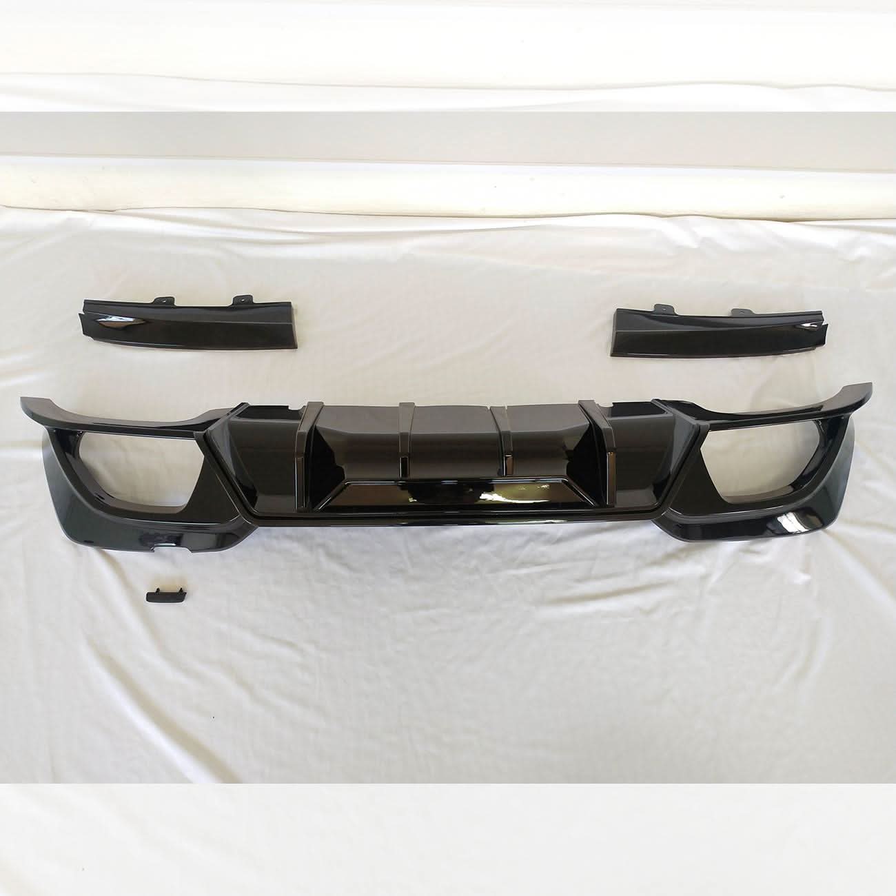 CM Style Gloss Black Rear Diffuser Quad Exhaust for BMW 3 Series G20 G21 Pre-LCI 19-22