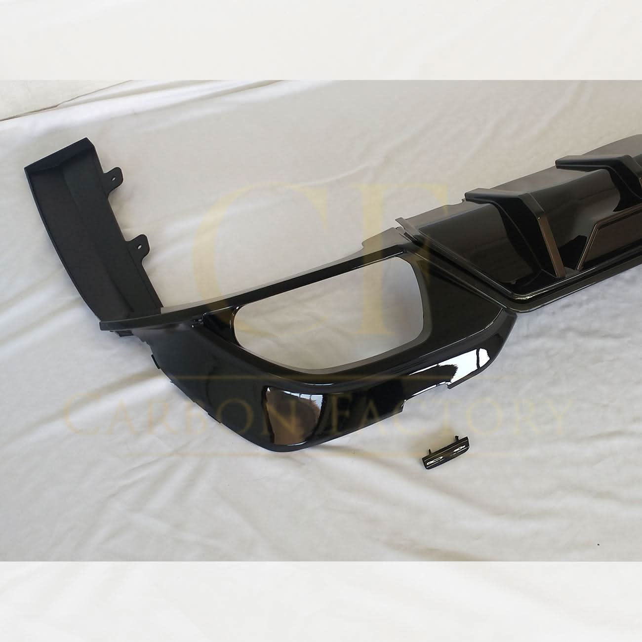 CM Style Gloss Black Rear Diffuser Quad Exhaust for BMW 3 Series G20 G21 Pre-LCI 19-22