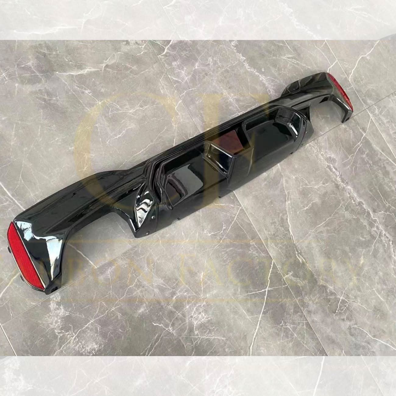 CS Style Gloss Black Rear Diffuser for BMW F90 M5 & G30 G31 5 Series M Sport 17-24