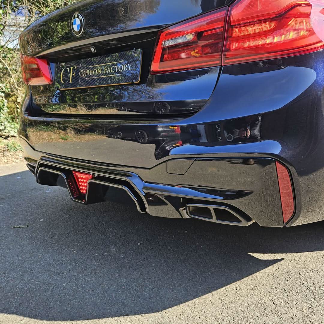 CS Style Gloss Black Rear Diffuser for BMW F90 M5 & G30 G31 5 Series M Sport 17-24