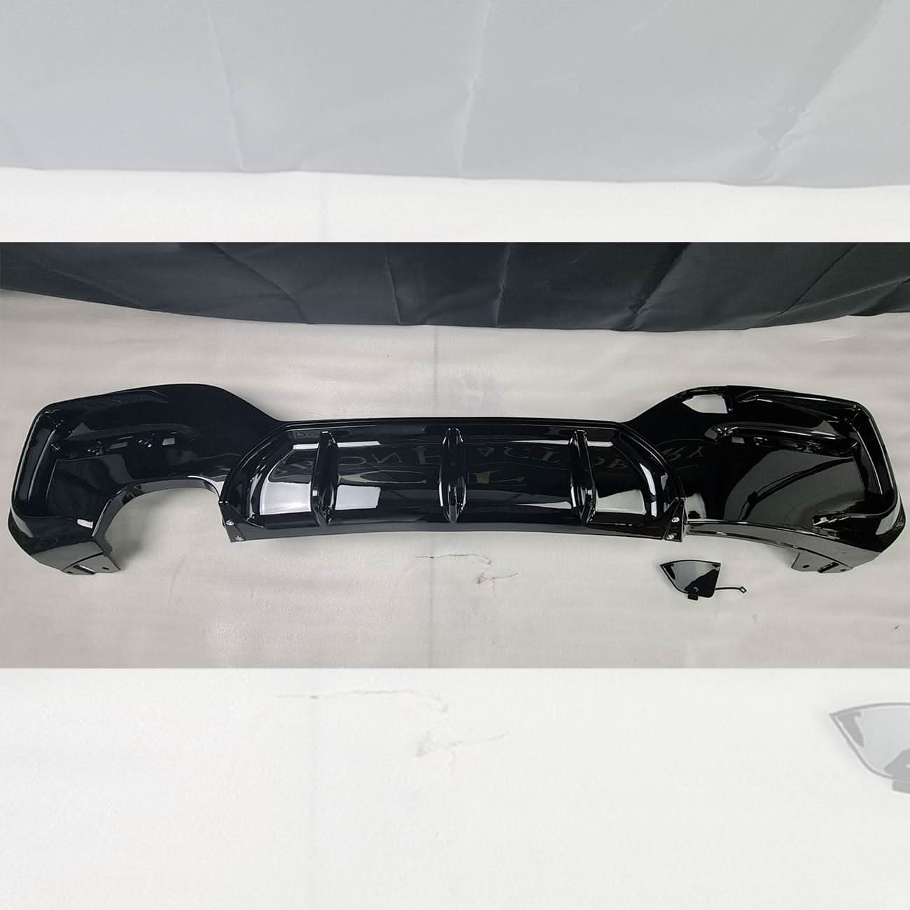 Gloss Black Rear Diffuser Twin Exhaust for BMW F20 1 Series LCI 15-19