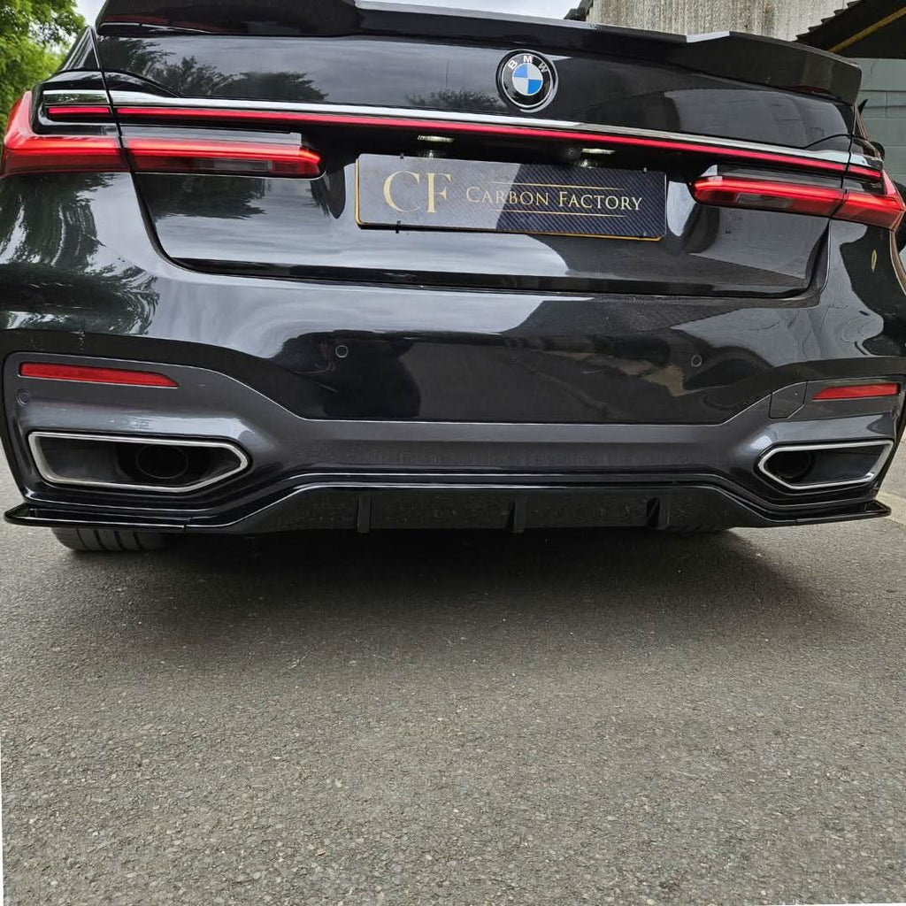 V Style Gloss Black Rear Diffuser for BMW G12 7 Series LCI 20-23