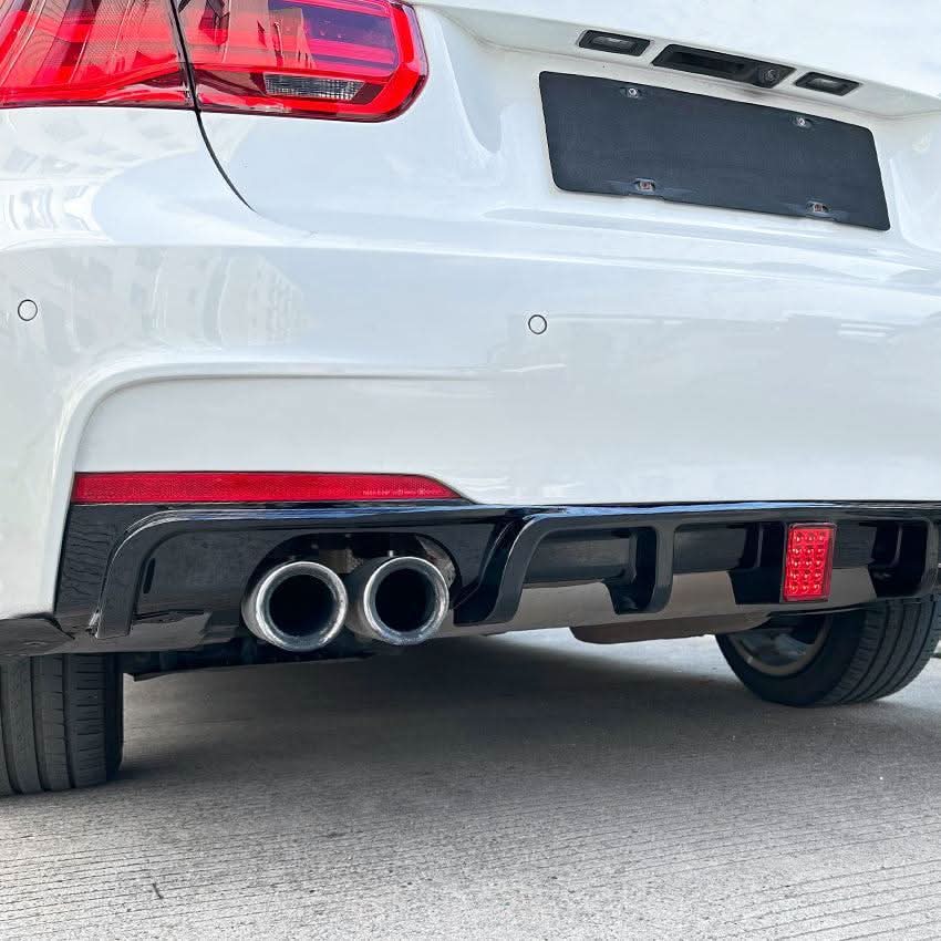 V Style Gloss Black Diffuser for BMW F30 F31 3 Series 12-19
