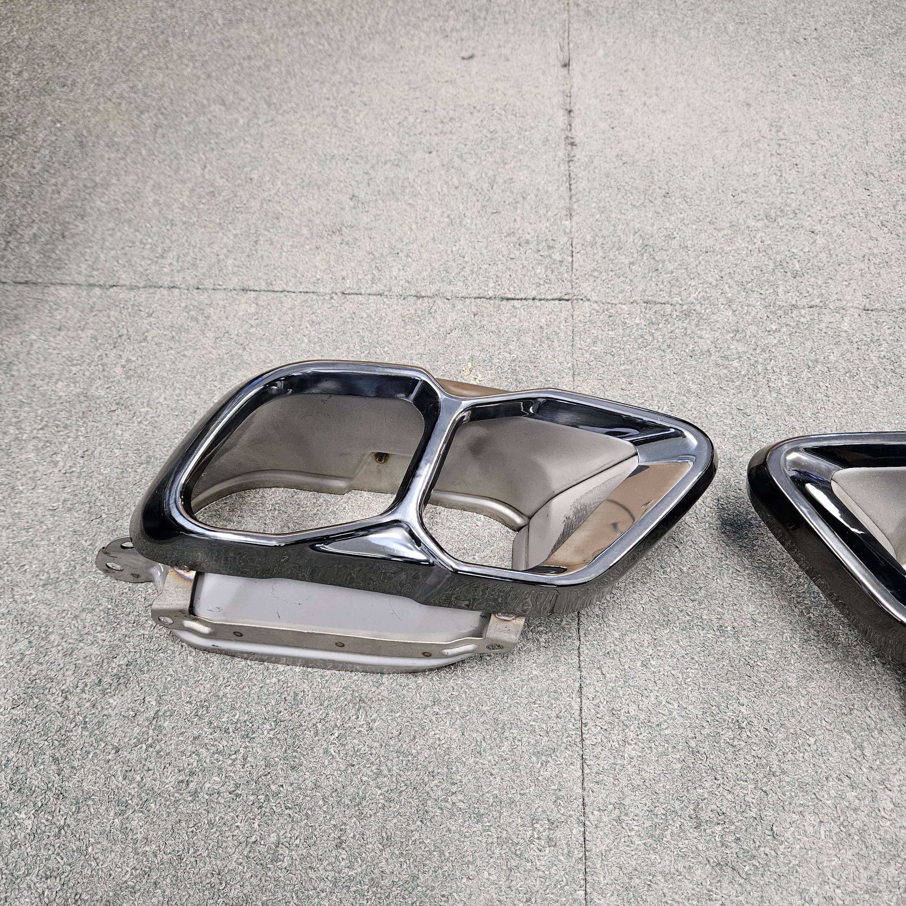 Gloss Black Exhaust Tips for BMW G05 LCI X5 G07 X7 23-Present