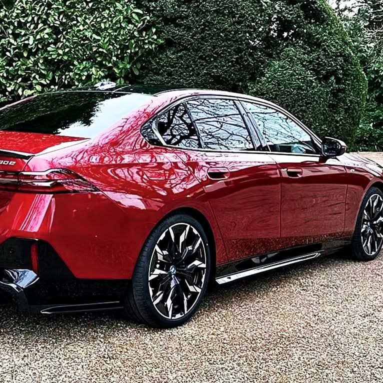 MP Style Gloss Black Side Skirts for BMW G60 5 Series 24-Present