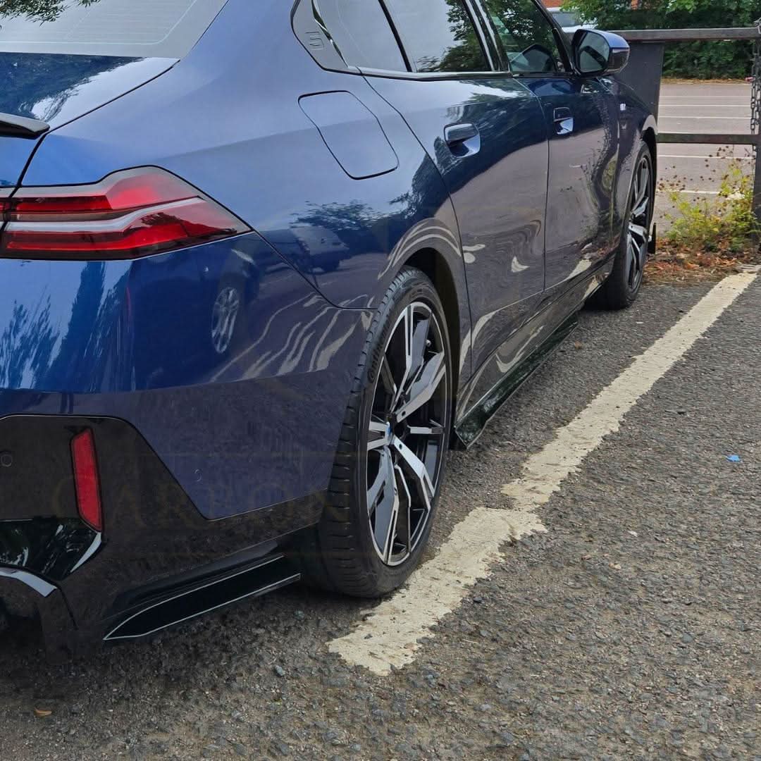 MP Style Gloss Black Side Skirts for BMW G60 5 Series 24-Present