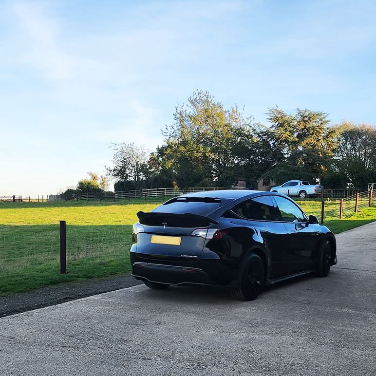 DK Style Gloss Black Roof Spoiler for Tesla Model Y 19-24
